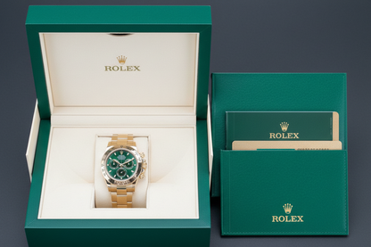Rolex Daytona in green Rolex box unboxing
